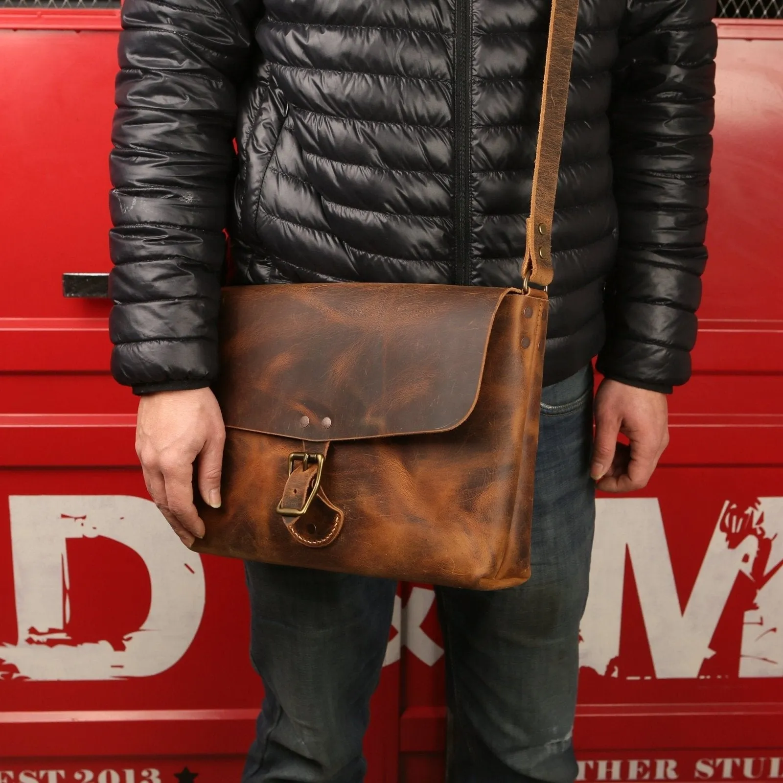 Vintage rustic town leather messenger shoulder bag with adjustable strap