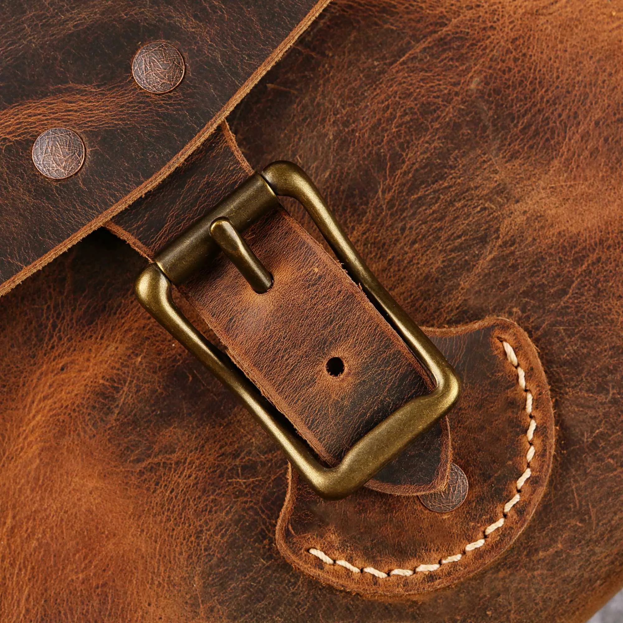 Vintage rustic town leather messenger shoulder bag with adjustable strap